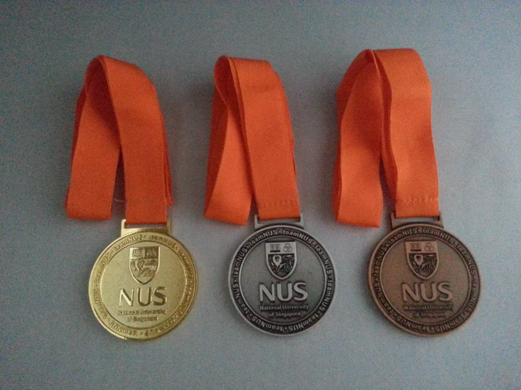 nus graduation medal (2)